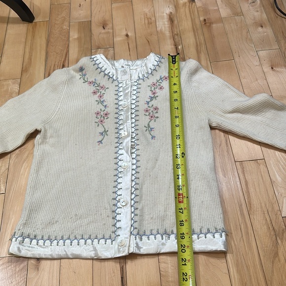 Laura Ashley Cream Wool Ribbed Cardigan with Floral Embroidery and silky Trim - Picture 4 of 6